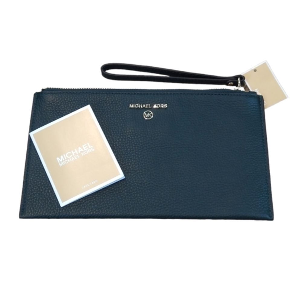 NWT Michael Kors Jet Set Charm Wristlet